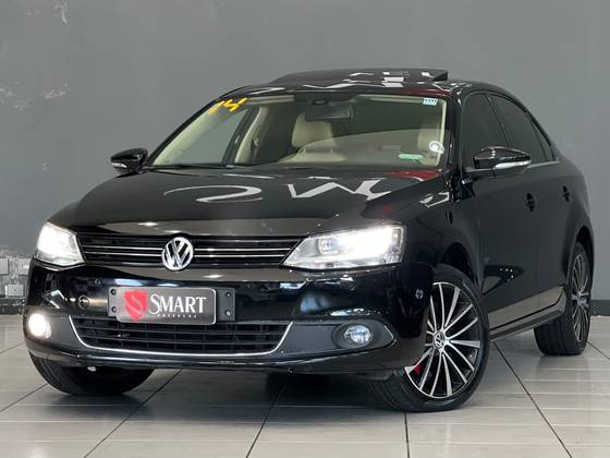 VOLKSWAGEN JETTA 2.0 TSI HIGHLINE 211CV GASOLINA 4P TIPTRONIC VOLKSWAGEN JETTA 2.0 TSI HIGHLINE 211CV GASOLINA 4P TIPTRONIC